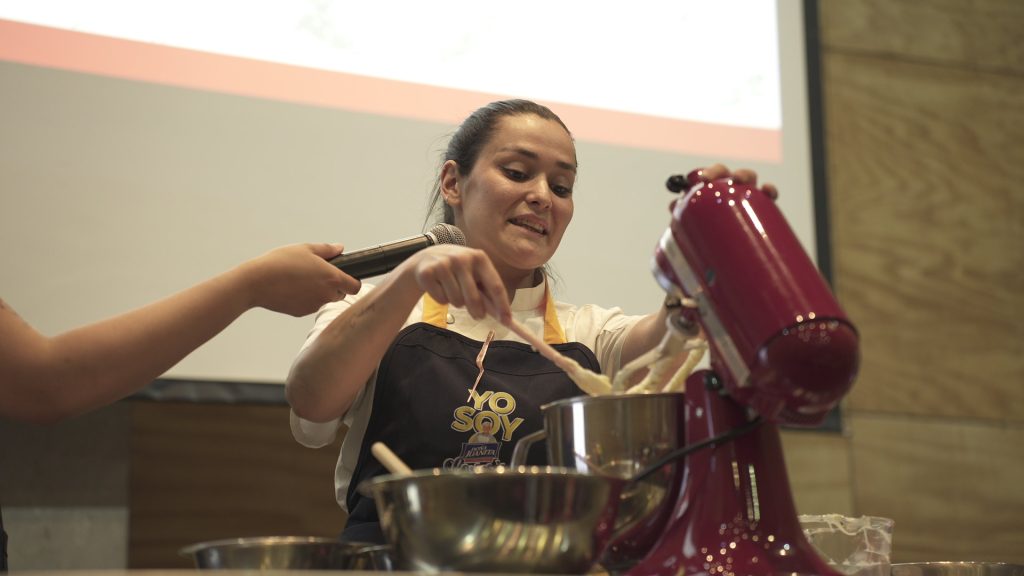 Rompe Barreras Doña Juanita en DUOC UC